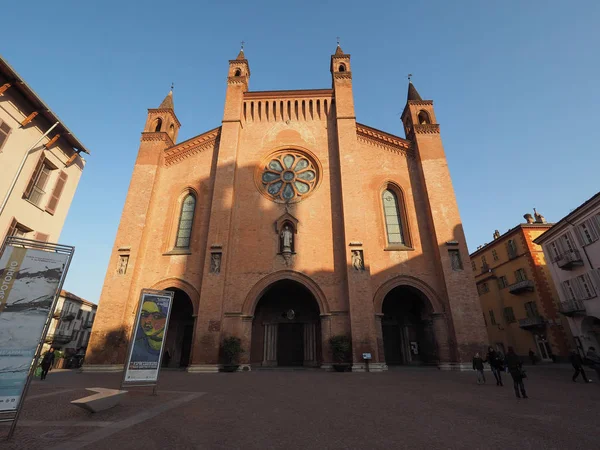 Cattedrale di San Lorenzo ad Alba — Foto Stock