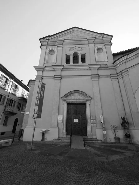 Kerk van San Giuseppe in Alba in zwart-wit — Stockfoto