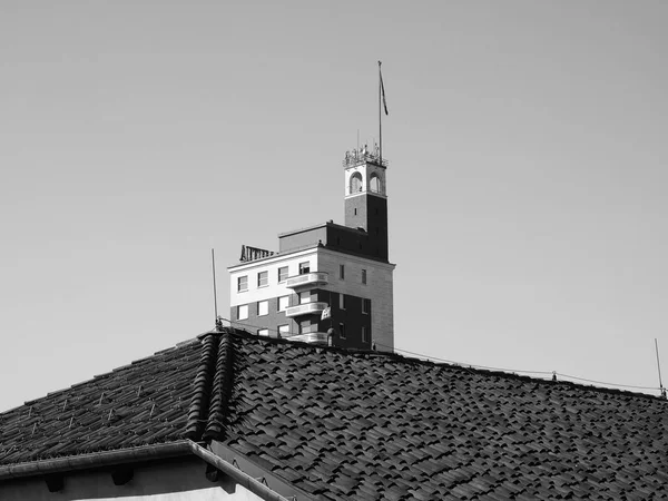 Torre littoria in turin in schwarz-weiß — Stockfoto