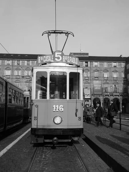 Tranvía Vintage 502 en el Trolley Festival de Turín en blanco y negro — Foto de Stock