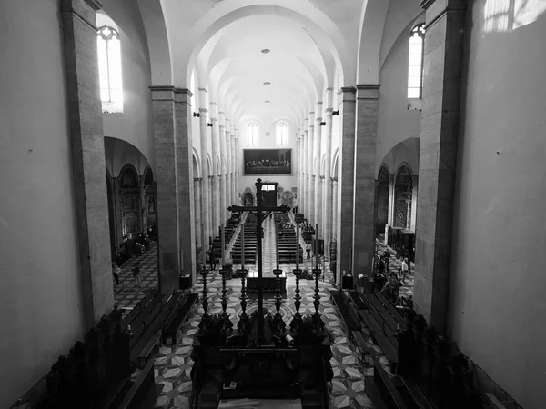 Cappella della Sindone à Turin en noir et blanc — Photo