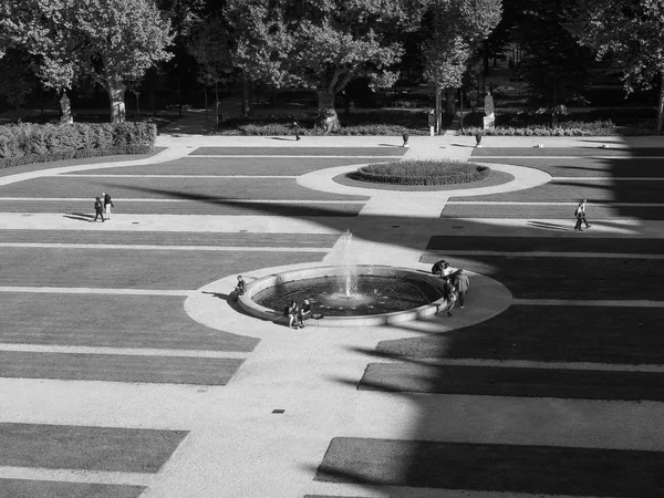 Parque Palazzo Reale em Turim em preto e branco — Fotografia de Stock