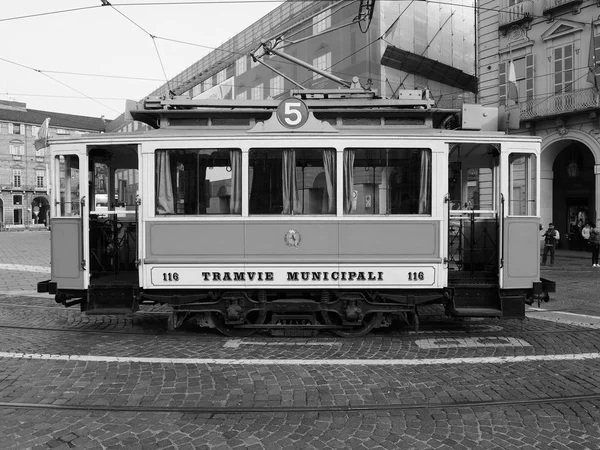 Vintage 116 tram op Turijn Trolley Festival in zwart-wit — Stockfoto