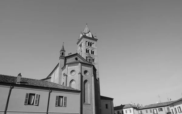 De kathedraal van San Lorenzo in Alba in zwart-wit — Stockfoto