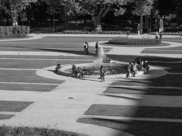 Palazzo Reale park in Turin in black and white — Stock Photo, Image