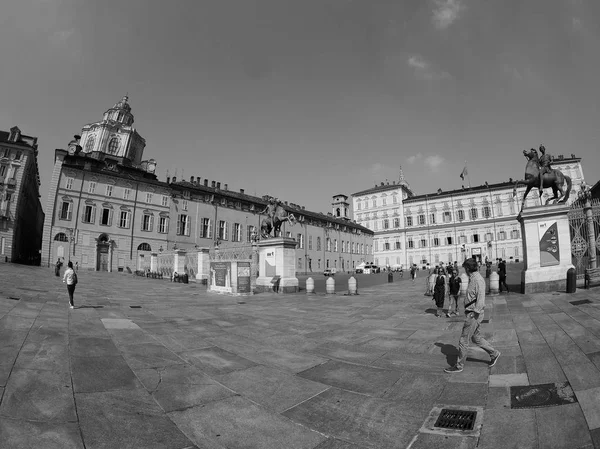 Piazza Castello tér Torinóban, láttam a halszem, fekete-w — Stock Fotó