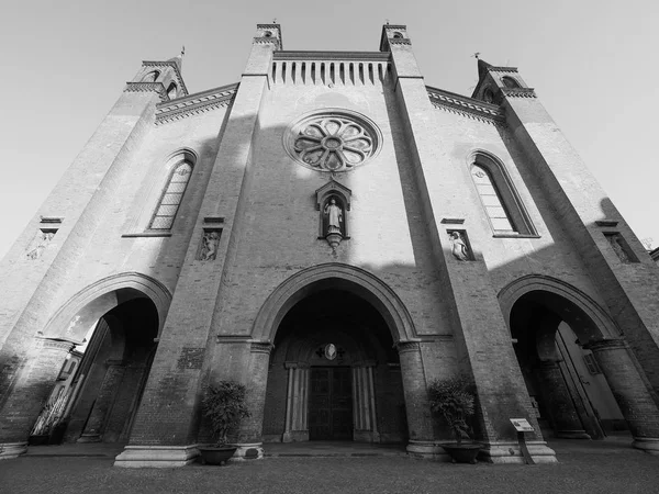 Собор Святого Лоренцо в Альбе черным по белому — стоковое фото
