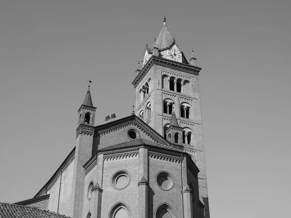 Katedrála San Lorenzo v Alba v černé a bílé — Stock fotografie