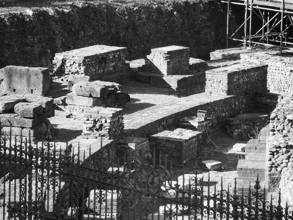 Rovine del Teatro Romano di Torino in bianco e nero — Foto Stock