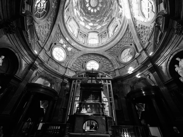 Cappella della Sindone a Torino in bianco e nero — Foto Stock