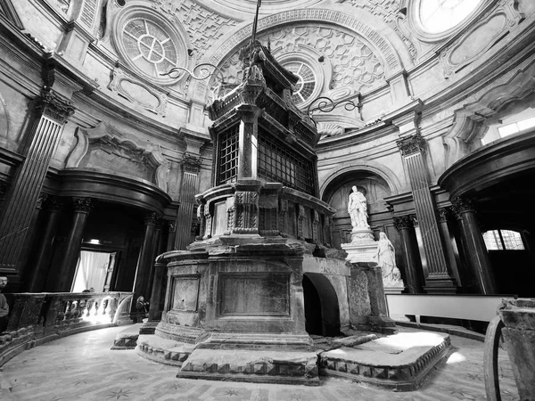 Cappella della Sindone v Turíně v černé a bílé — Stock fotografie