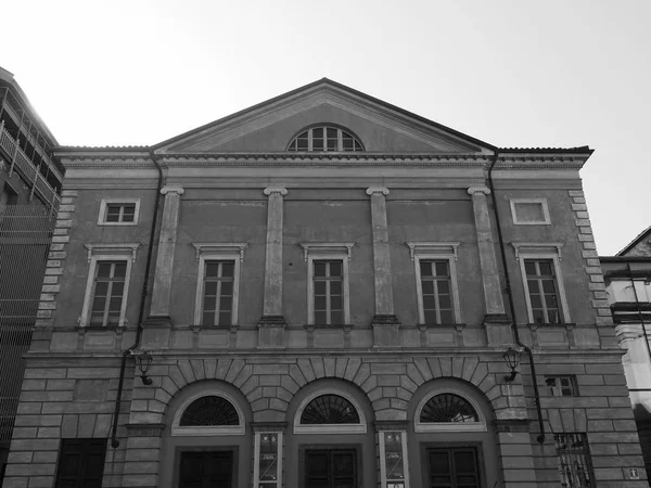 Teatro Sociale (Teatro Social) em Alba a preto e branco — Fotografia de Stock