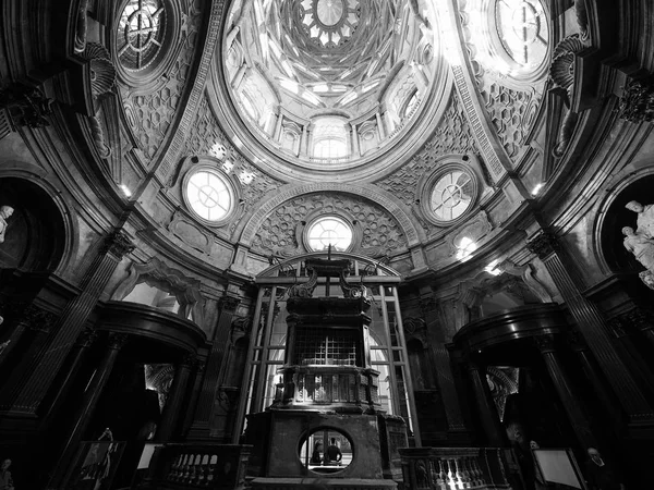 Cappella della Sindone à Turin en noir et blanc — Photo