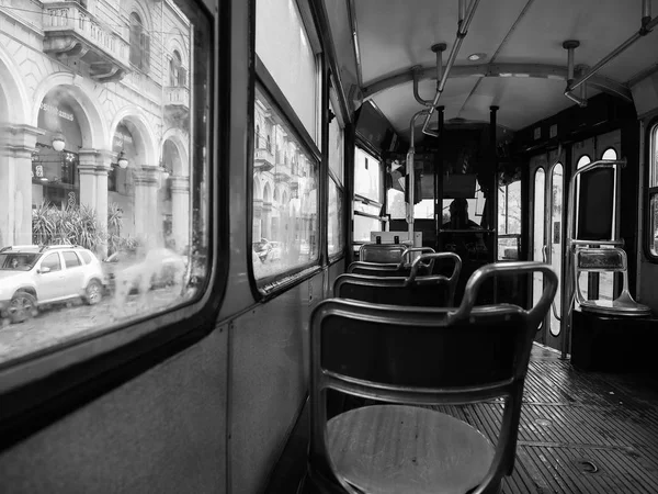 Vintage Tram in türkin in schwarz und weiß — Stockfoto