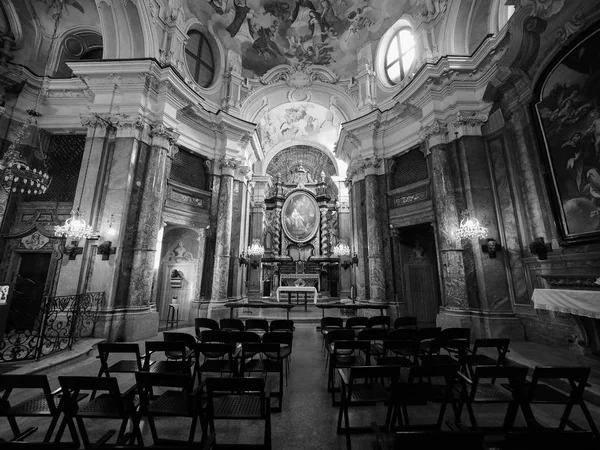 Церква Санта Марія Маддалена в Alba чорно-білі — стокове фото