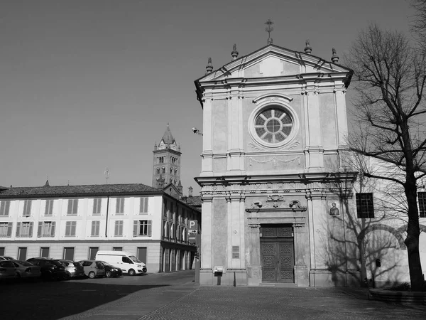 Igreja de Santa Caterina em Alba em preto e branco — Fotografia de Stock