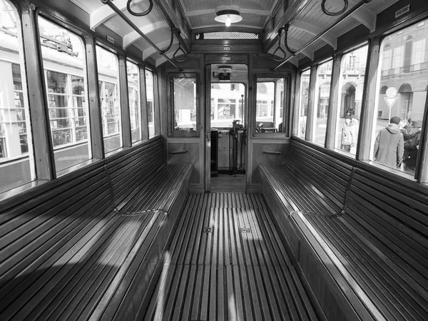 Vintage 502 tramwaj na festiwalu wózek w Turynie w czerni i bieli — Zdjęcie stockowe