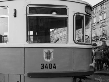 Siyah Torino tramvay Festivali'nde Vintage Almanca 3404 tramvay ve 