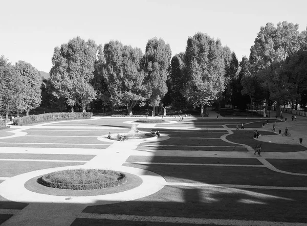 Parcul Palazzo Reale din Torino în alb-negru — Fotografie, imagine de stoc