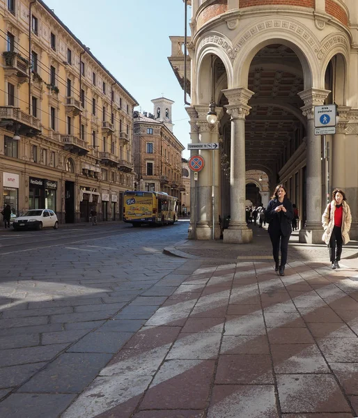 İnsanlar Turin şehir merkezinde — Stok fotoğraf