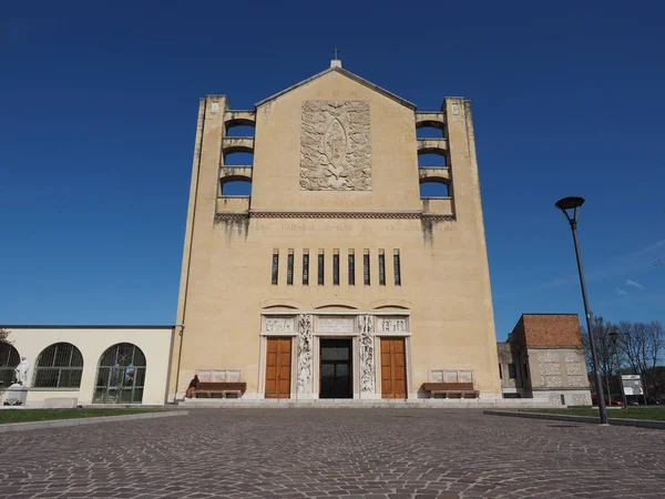 Церковь Иммаколато ди Мария в Вероне — стоковое фото