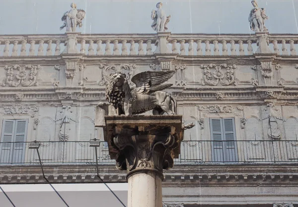 Coluna Leão de São Marcos em Verona — Fotografia de Stock