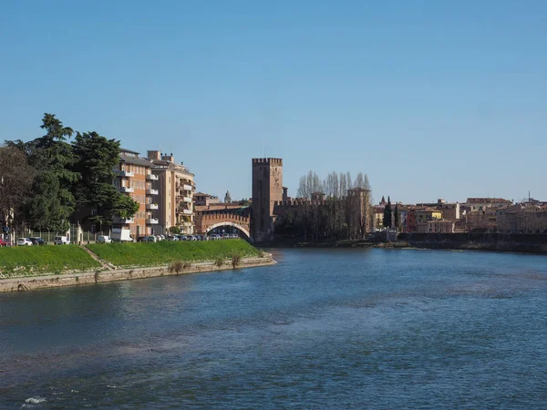 Rivier de Adige in Verona — Stockfoto