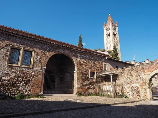 Basiliek van San Zeno in Verona — Stockfoto