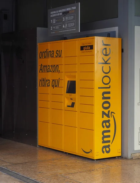 Amazon locker-Verona — Stock Fotó