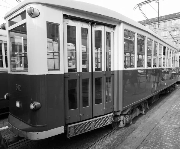 Ročník 312 tramvaje v Turíně vozík festivalu v černé a bílé — Stock fotografie