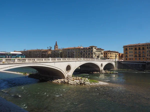 Floden Adige i Verona — Stockfoto