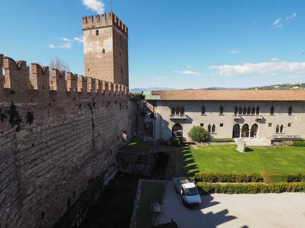 Castelvecchio starego zamku w mieście Werona — Zdjęcie stockowe