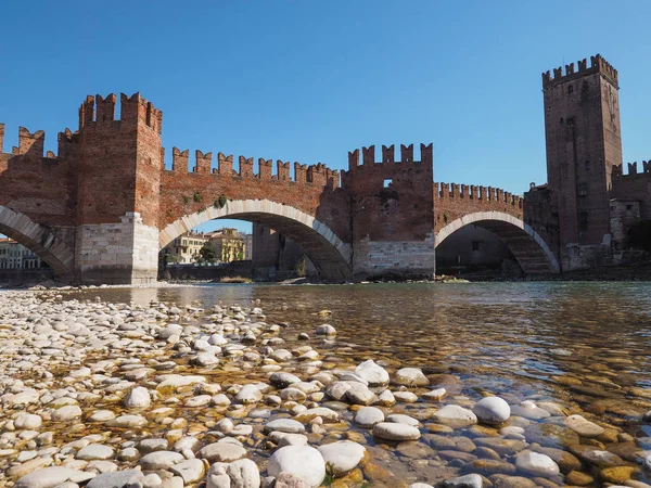 Castelvecchio brücke aka scaliger brücke in verona — Stockfoto