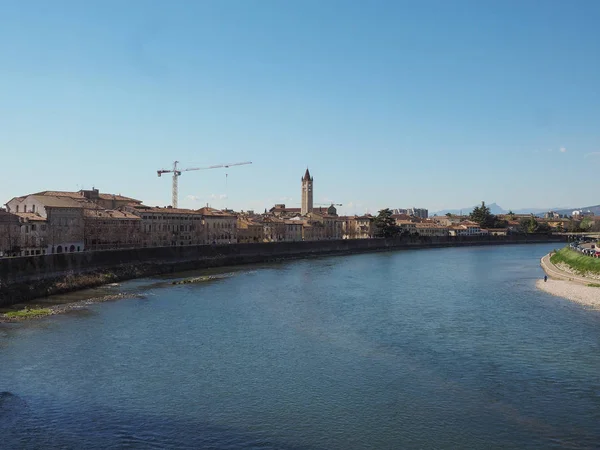 Rivier de Adige in Verona — Stockfoto