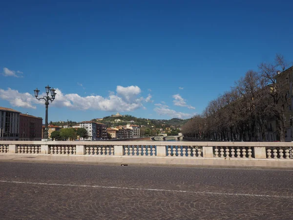 Rio adige em verona — Fotografia de Stock