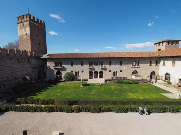 Castelvecchio gamla slottet i Verona — Stockfoto