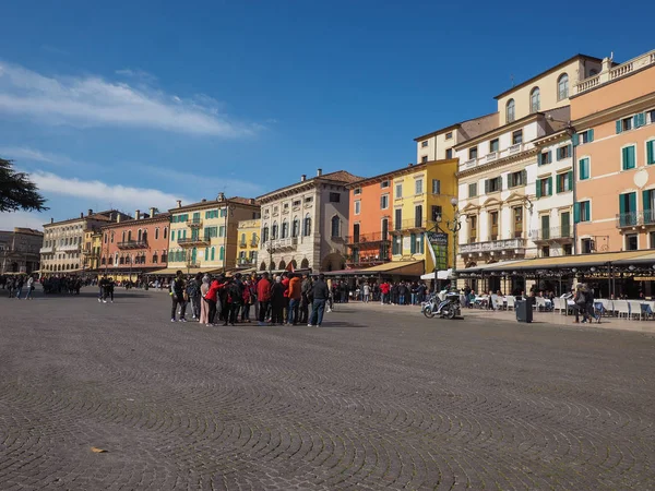 Piazza Bra Veronassa — kuvapankkivalokuva