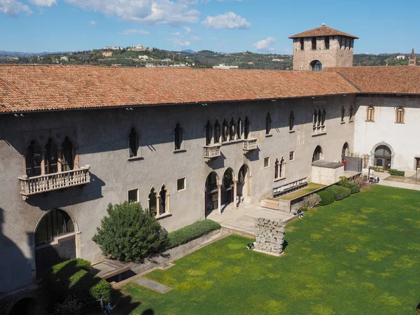 Castelvecchio starý hrad v Verona — Stock fotografie