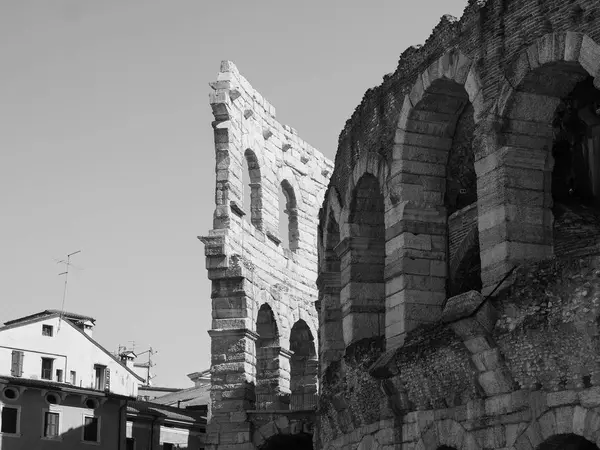 Verona Arena anfiteatro romano preto e branco — Fotografia de Stock