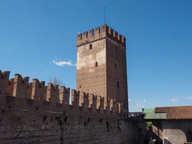 Verona Castelvecchio'yu eski kale