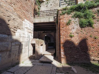 Verona Castelvecchio'yu eski kale