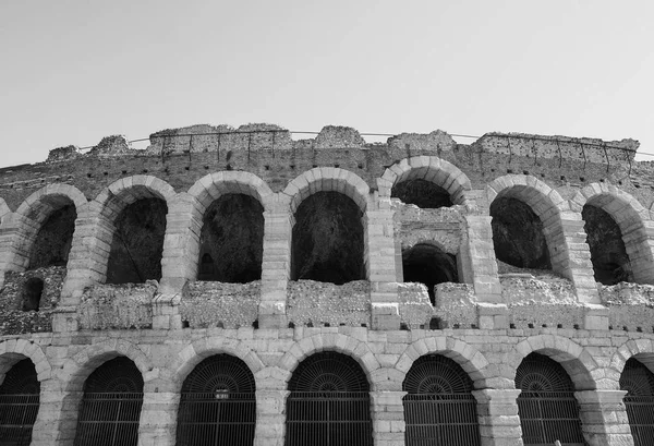 Arena di Verona anfiteatro romano in bianco e nero — Foto Stock