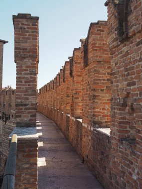 Verona Castelvecchio'yu eski kale