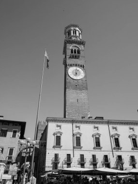 Piazza delle Erbe Verona siyah ve beyaz