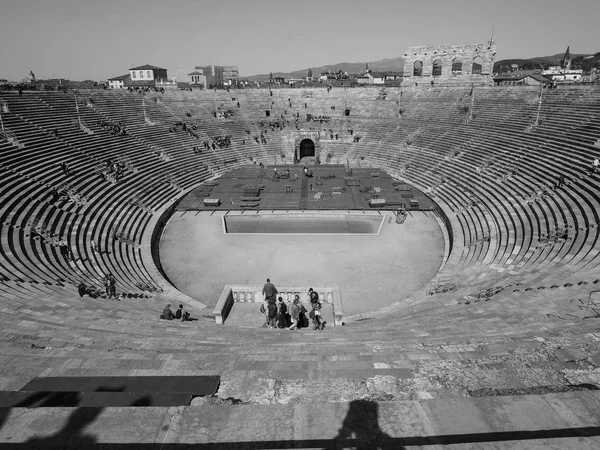 Arena di Verona anfiteatro romano in bianco e nero — Foto Stock