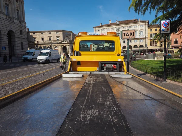 Tow truck to pull vehicl — Stock Photo, Image