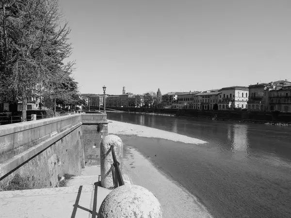 Река Адидже в Вероне — стоковое фото