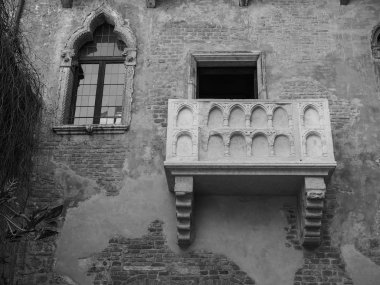 House Juliet Verona siyah ve beyaz