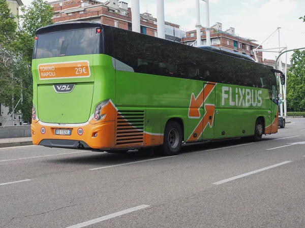 Flixbus bus em Turim — Fotografia de Stock