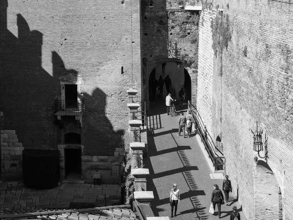 Castelvecchio starego zamku w Verona czerni i bieli — Zdjęcie stockowe
